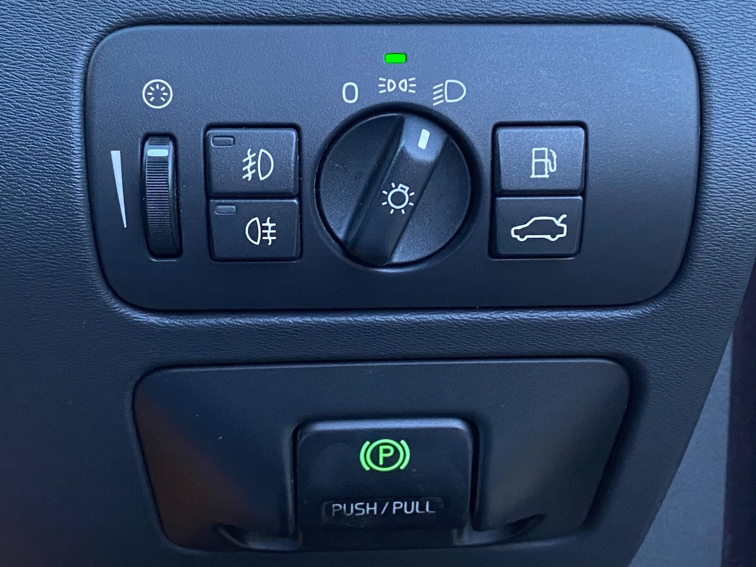 Used Volvo V70 2008 for sale - 77335889: Photo 30