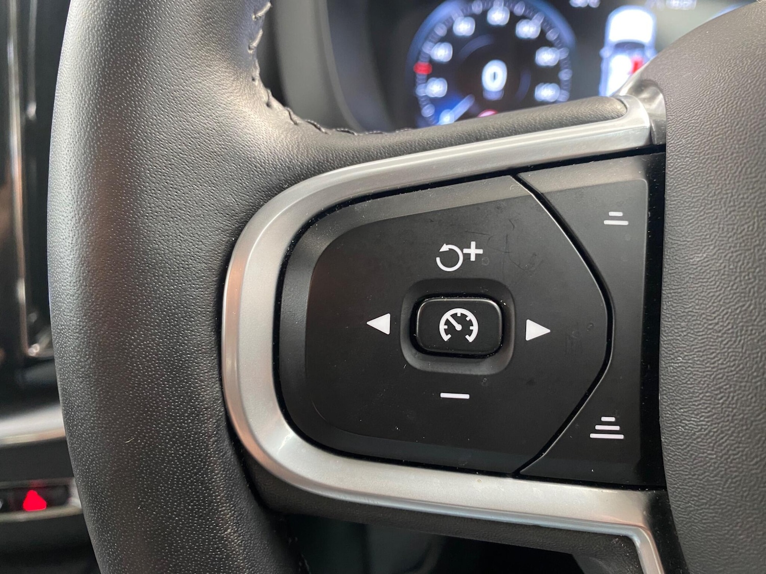 Used Volvo XC60 for sale - 77335860: Photo 36