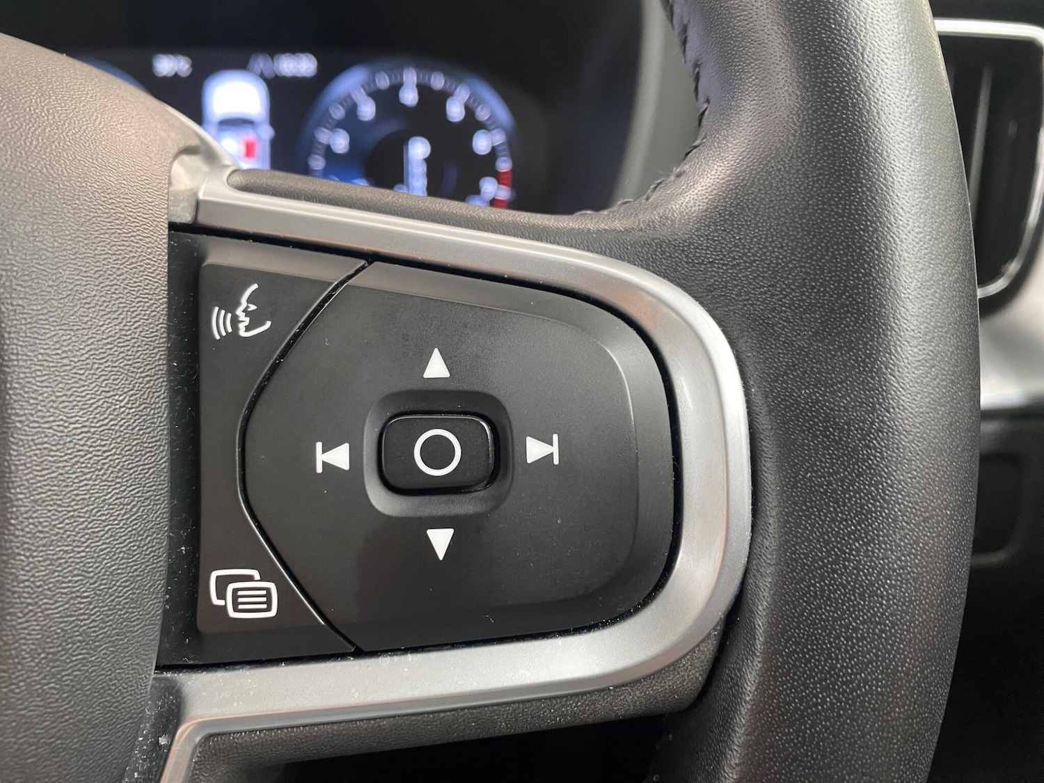 Used Volvo XC60 for sale - 77335860: Photo 37