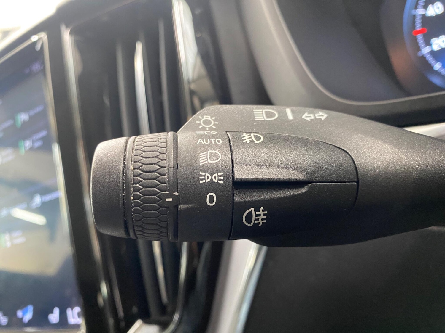 Used Volvo XC60 for sale - 77335860: Photo 38