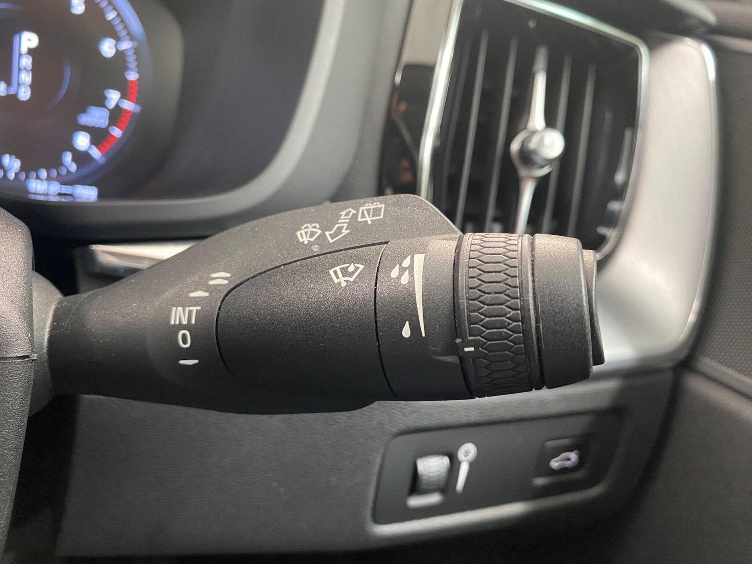 Used Volvo XC60 for sale - 77335860: Photo 39