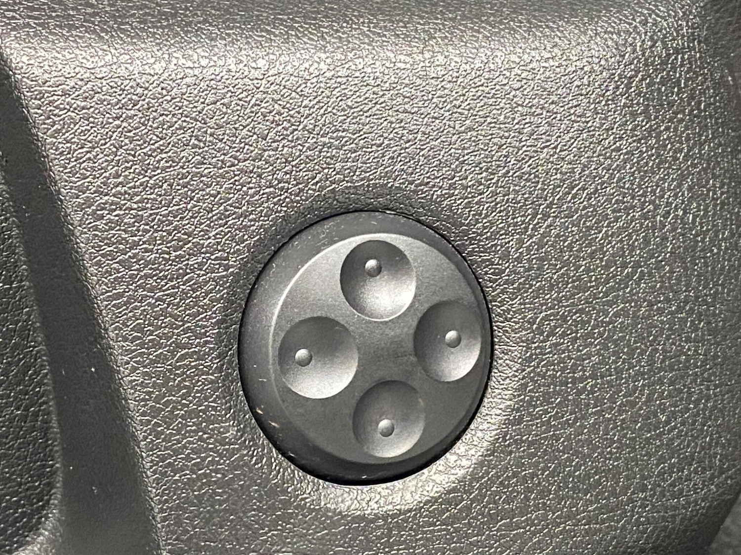 Used Volkswagen Scirocco 2013 for sale - 77335861: Photo 15