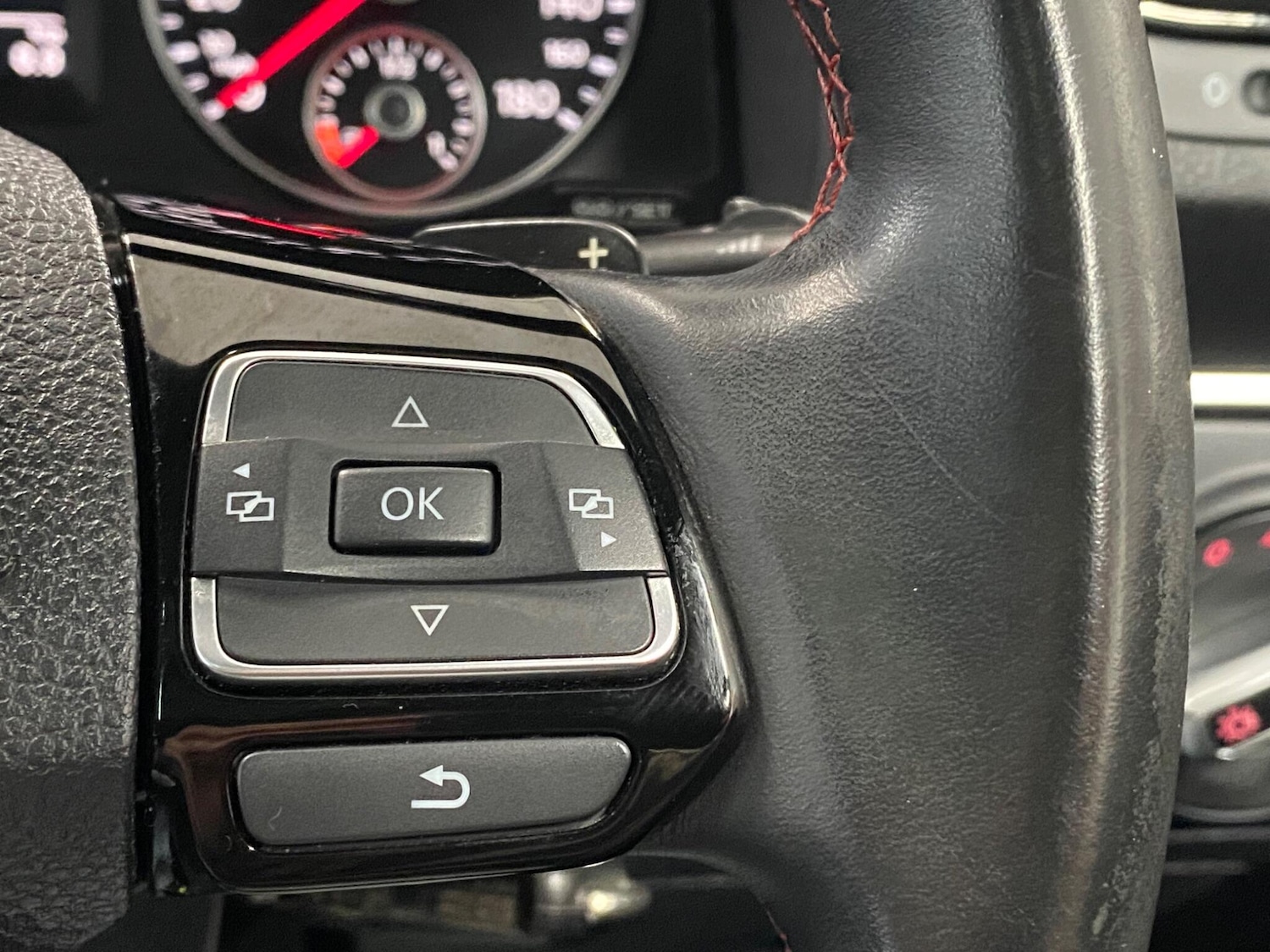 Used Volkswagen Scirocco 2013 for sale - 77335861: Photo 35