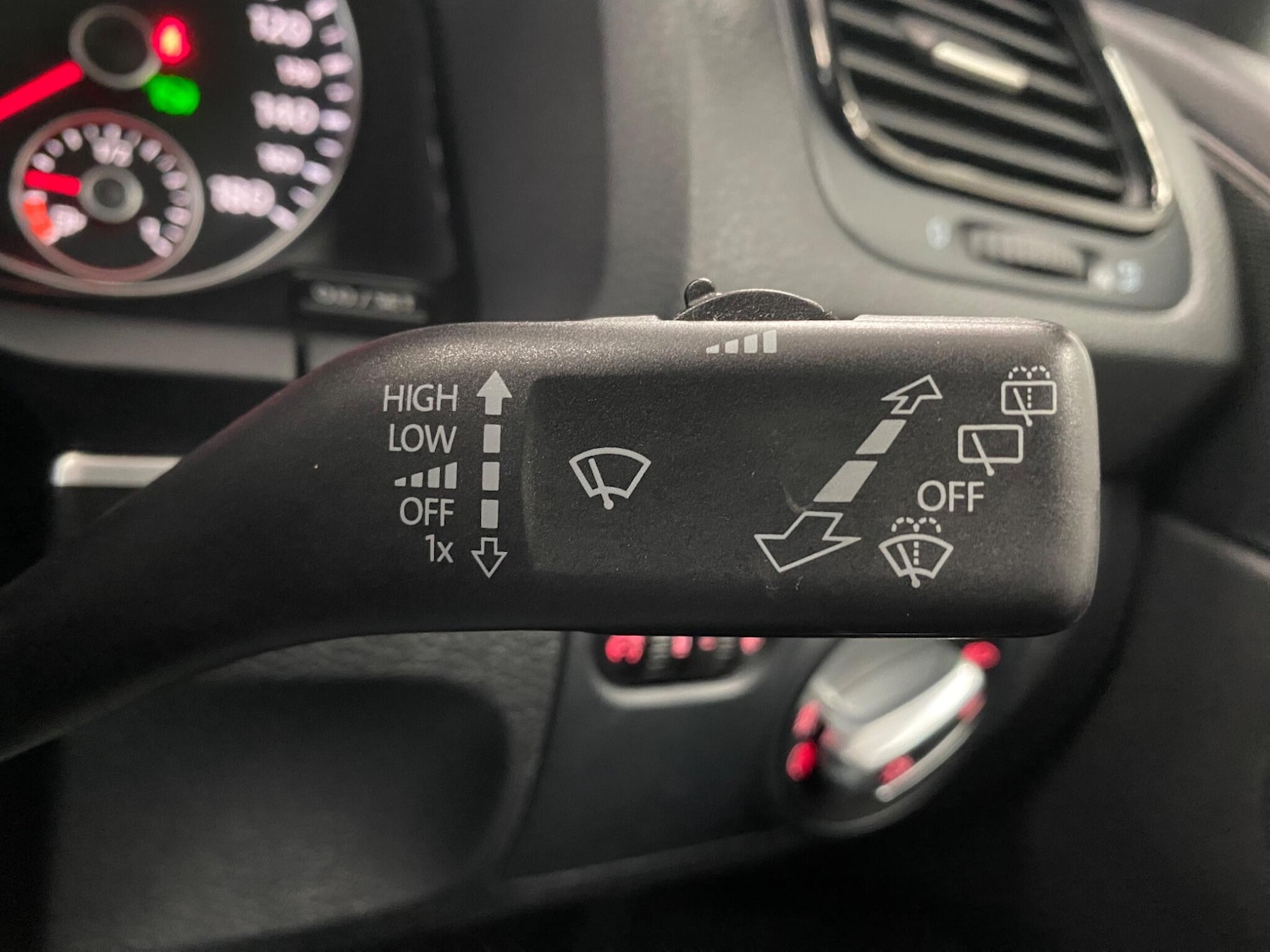 Used Volkswagen Scirocco 2013 for sale - 77335861: Photo 37