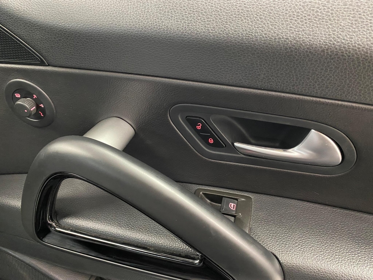 Used Volkswagen Scirocco 2013 for sale - 77335861: Photo 39