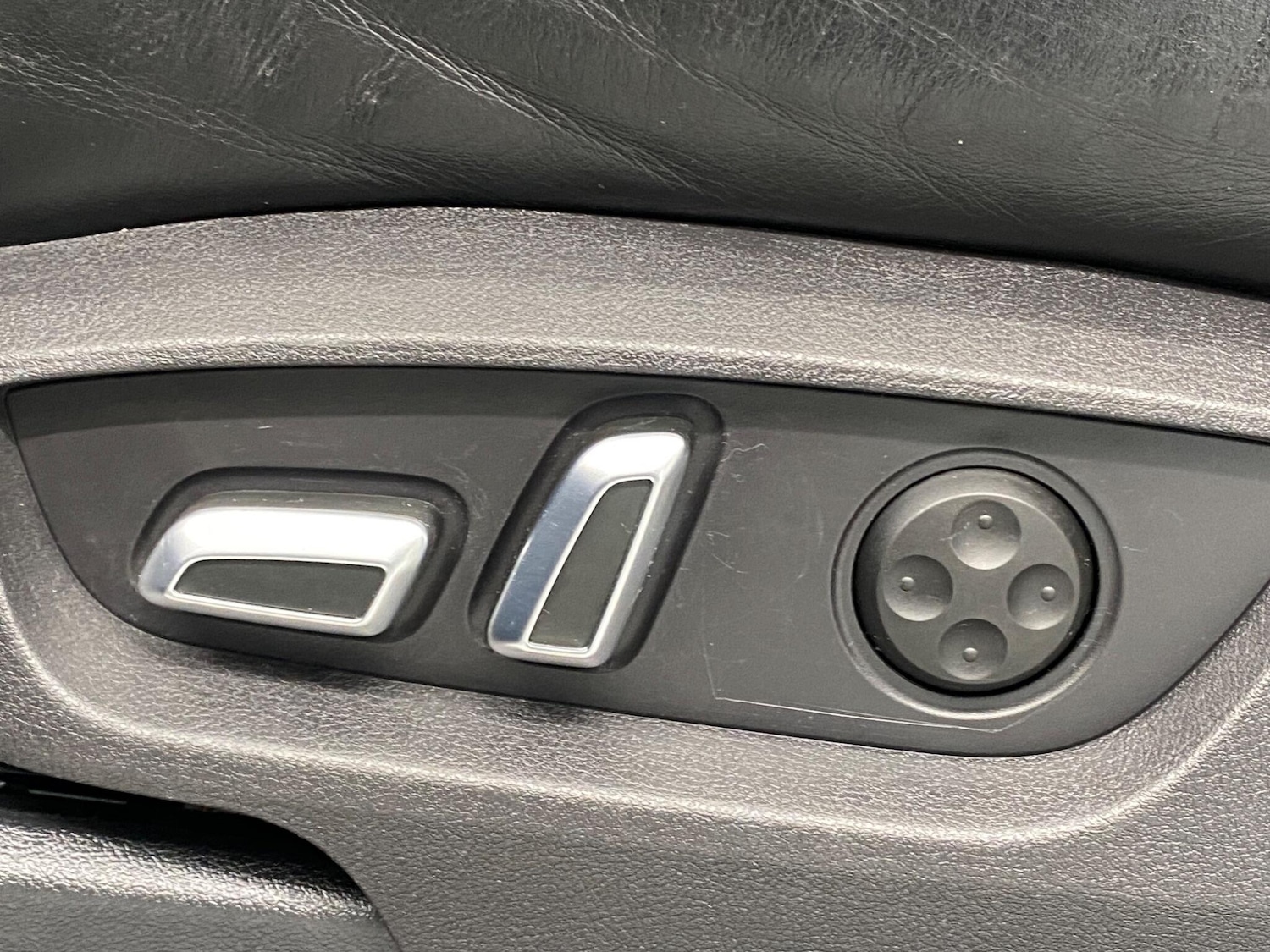 Used Audi Q7 2014 for sale - 77335880: Photo 25