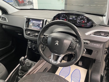 Used Peugeot 2008 2015 for sale - 78932118: Photo