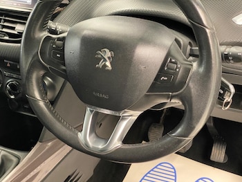 Used Peugeot 2008 2015 for sale - 78932118: Photo