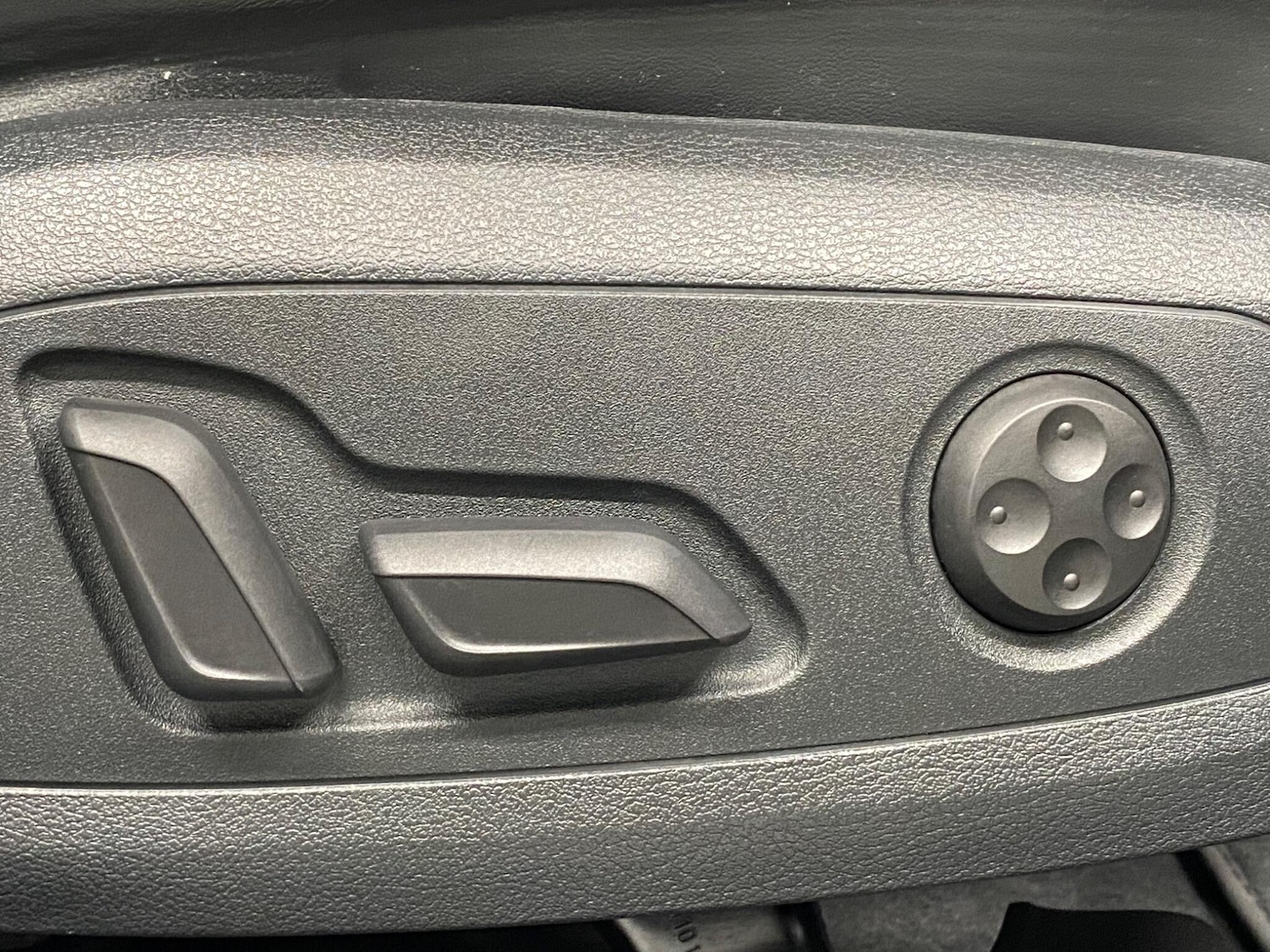 Used Audi A4 2016 for sale - 77335858: Photo 16