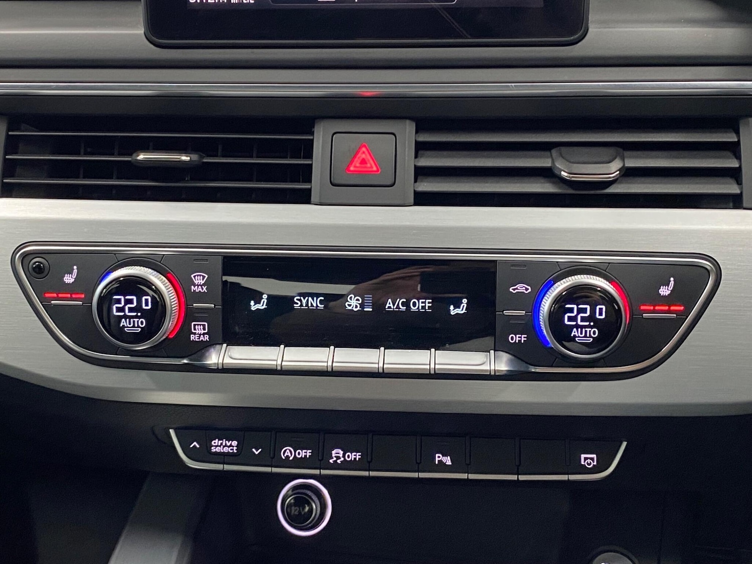 Used Audi A4 2016 for sale - 77335858: Photo 32