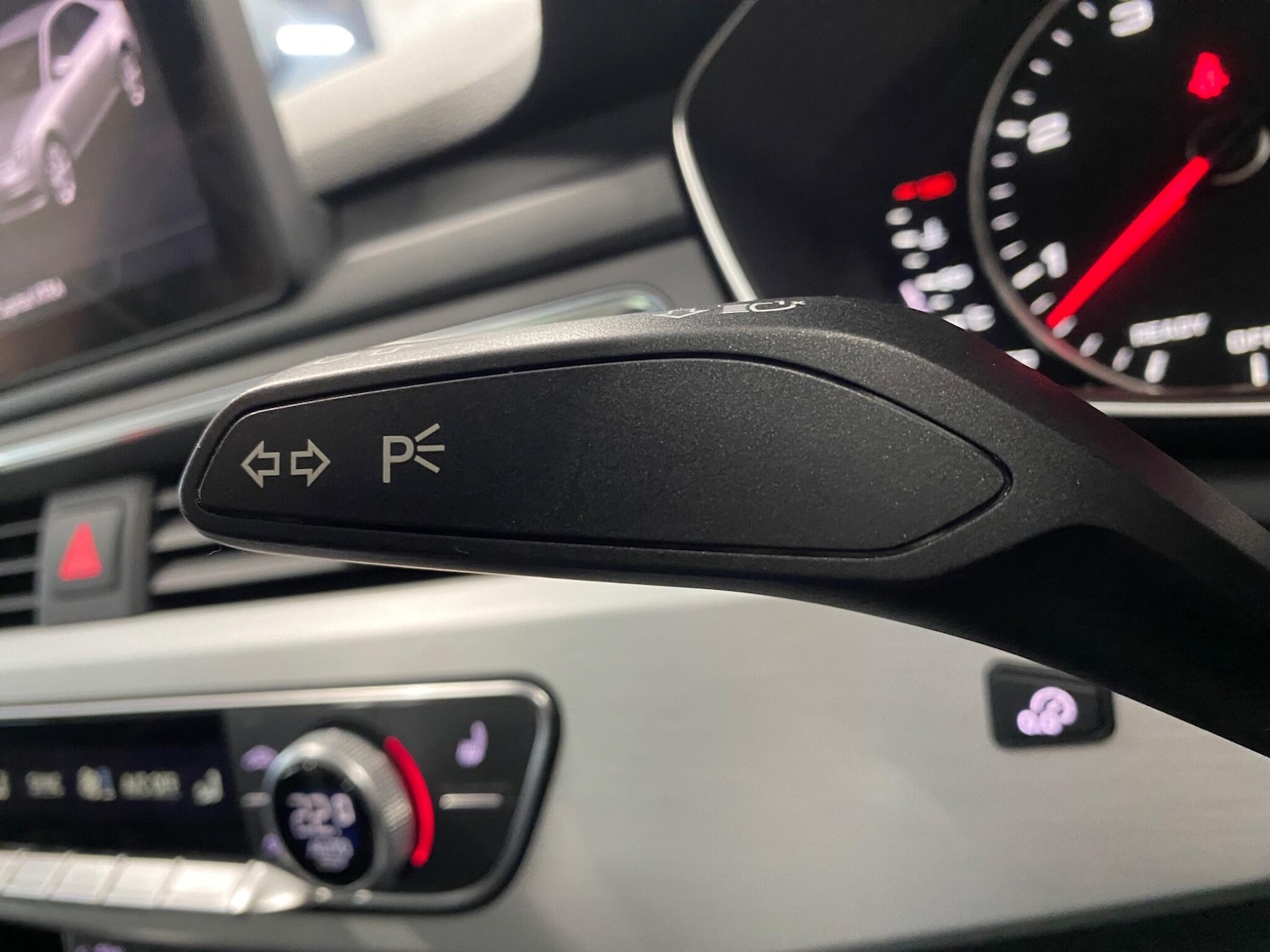 Used Audi A4 2016 for sale - 77335858: Photo 45