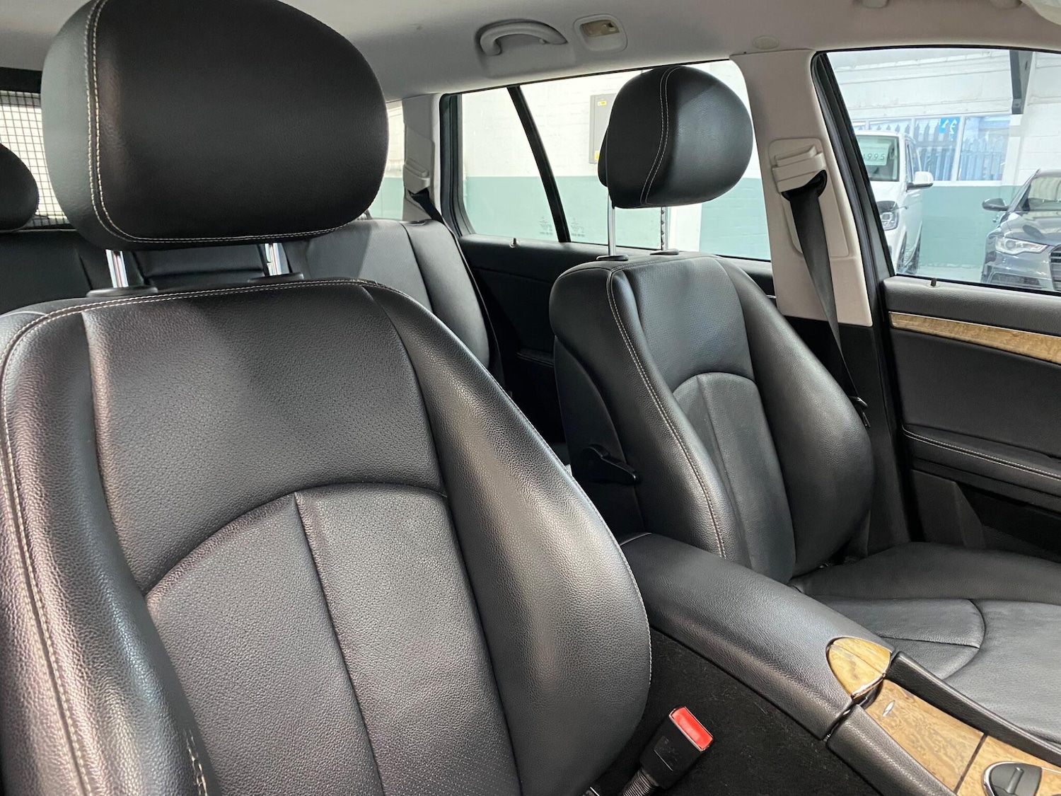 Used Mercedes-Benz E Class 2009 for sale - 77468711: Photo 11