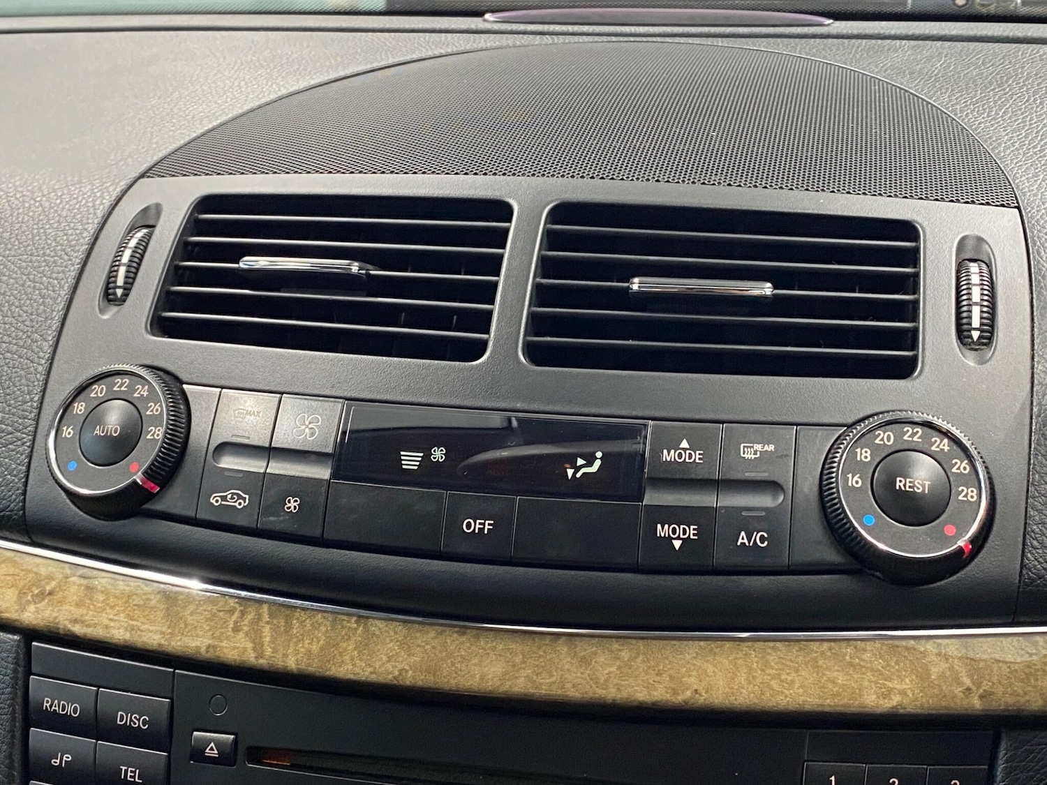 Used Mercedes-Benz E Class 2009 for sale - 77468711: Photo 30