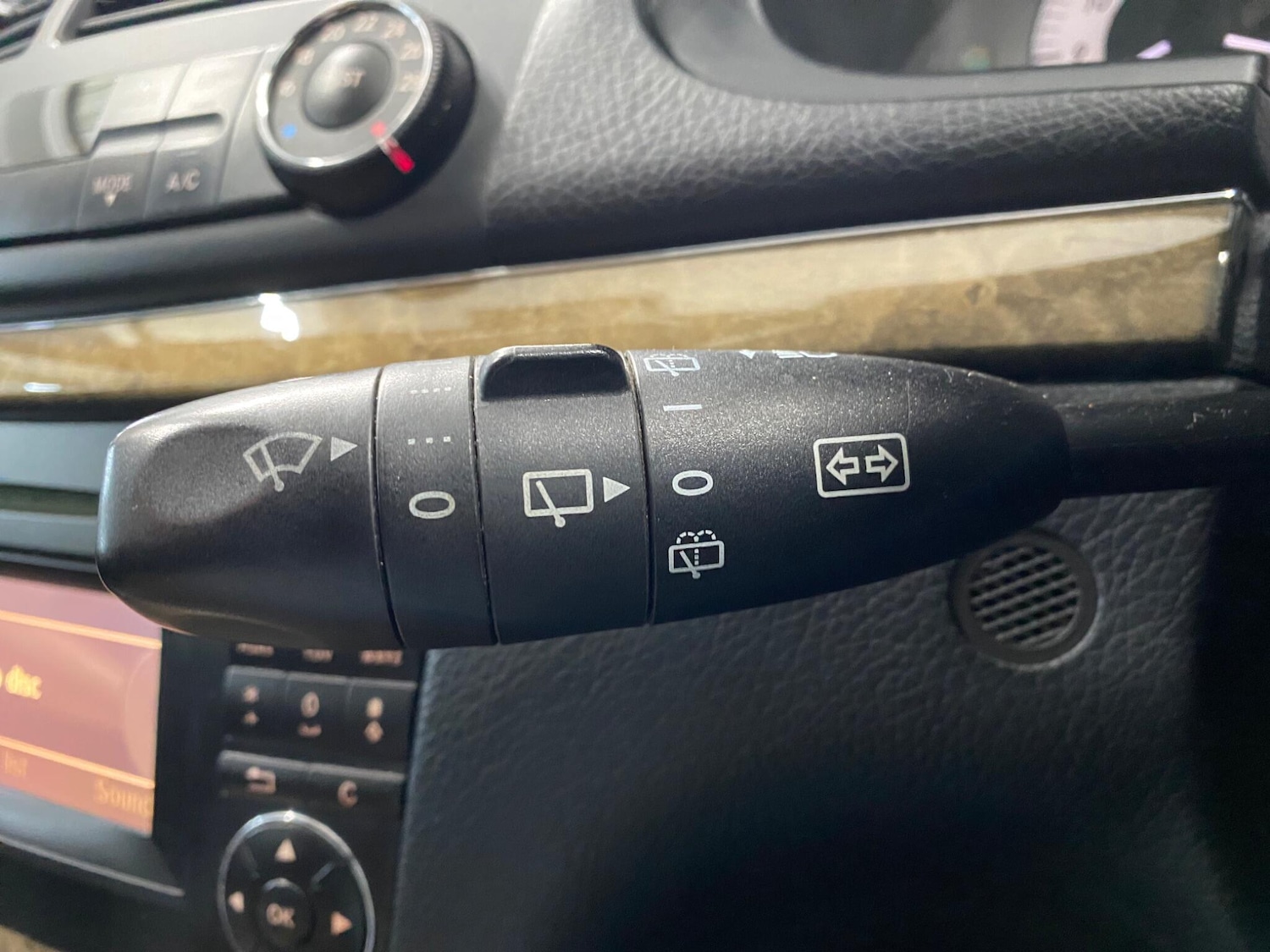 Used Mercedes-Benz E Class 2009 for sale - 77468711: Photo 35