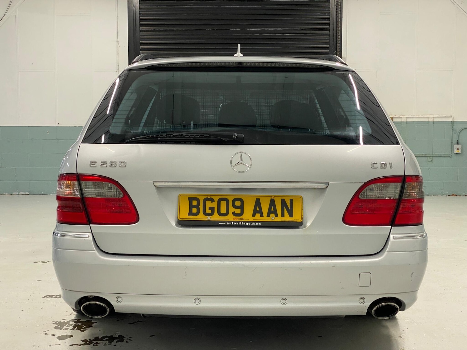 Used Mercedes-Benz E Class 2009 for sale - 77468711: Photo 8