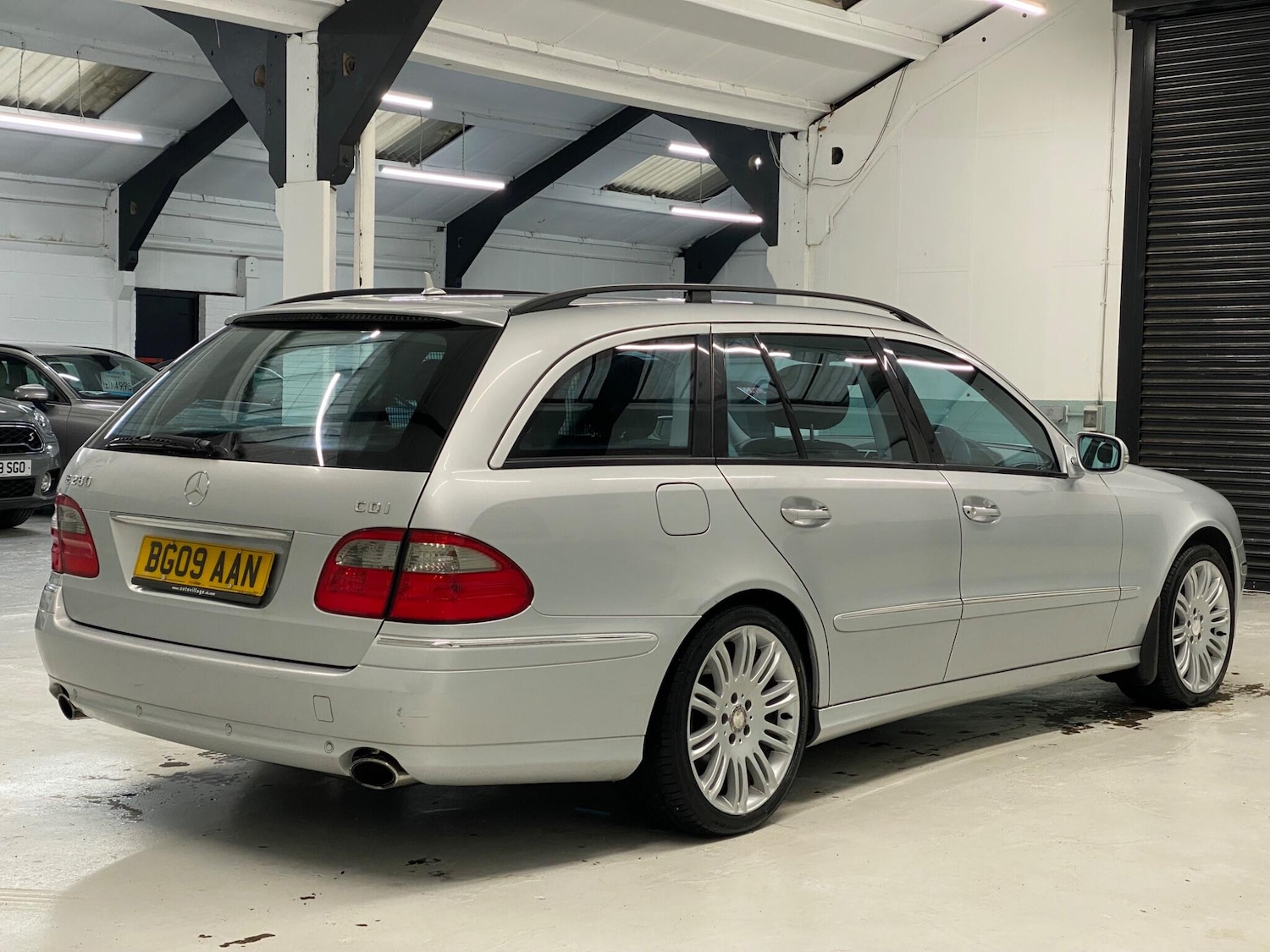 Used Mercedes-Benz E Class 2009 for sale - 77468711: Photo 9