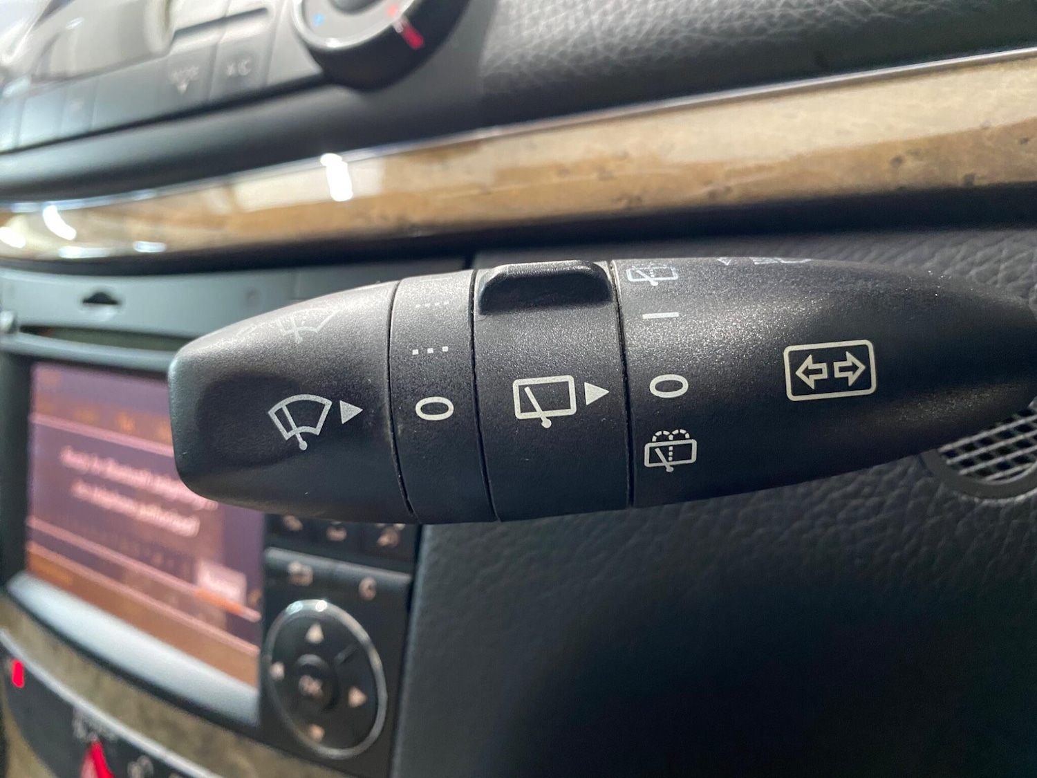 Used Mercedes-Benz E Class 2009 for sale - 77538231: Photo 33