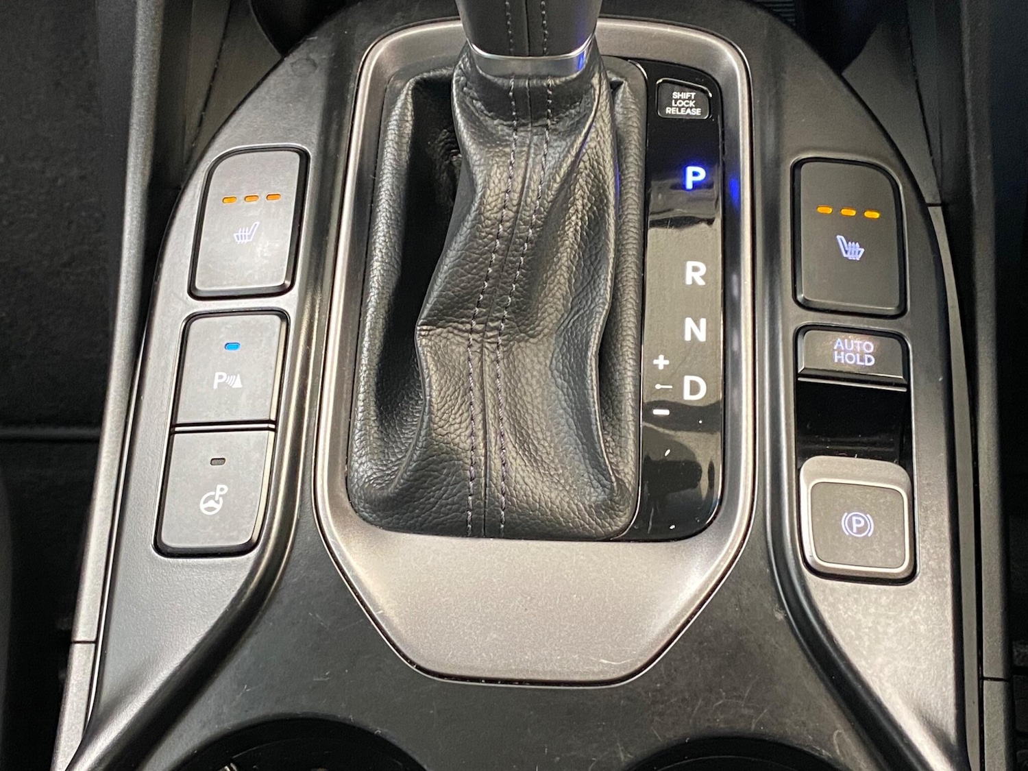 Used Hyundai Santa Fe 2013 for sale - 77410903: Photo 26