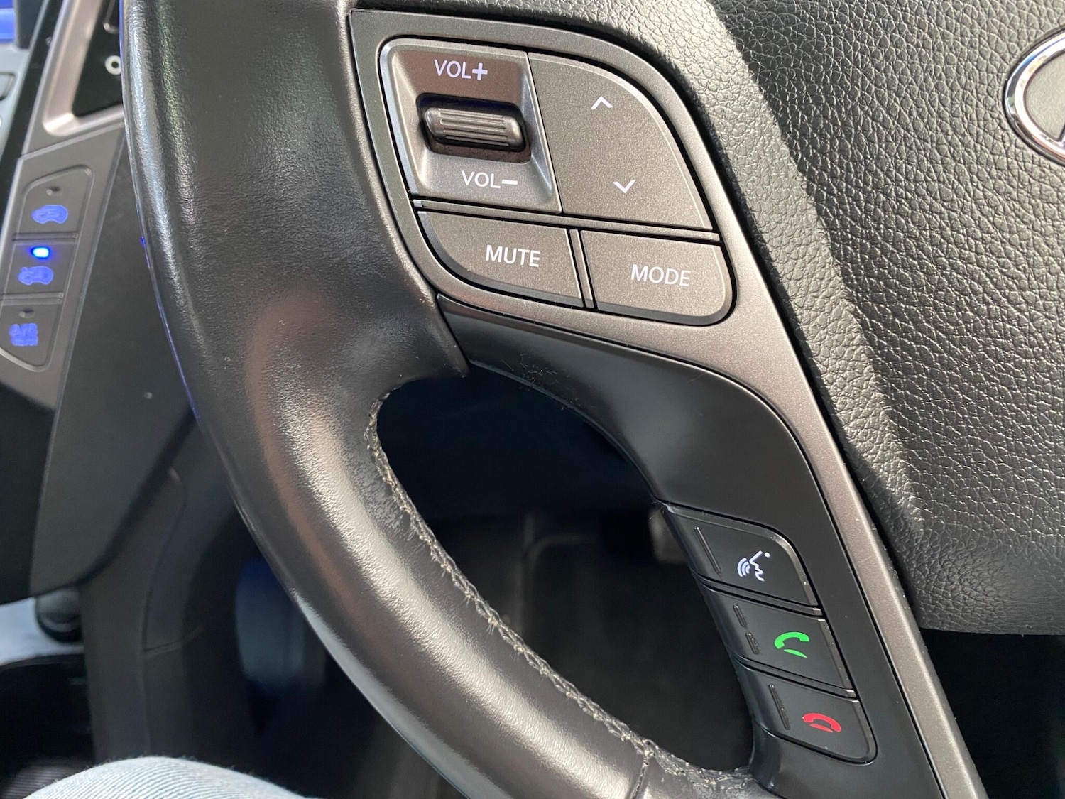 Used Hyundai Santa Fe 2013 for sale - 77410903: Photo 34