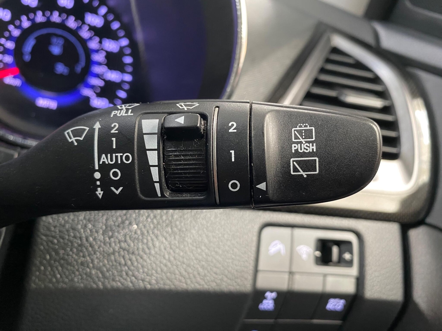 Used Hyundai Santa Fe 2013 for sale - 77410903: Photo 37