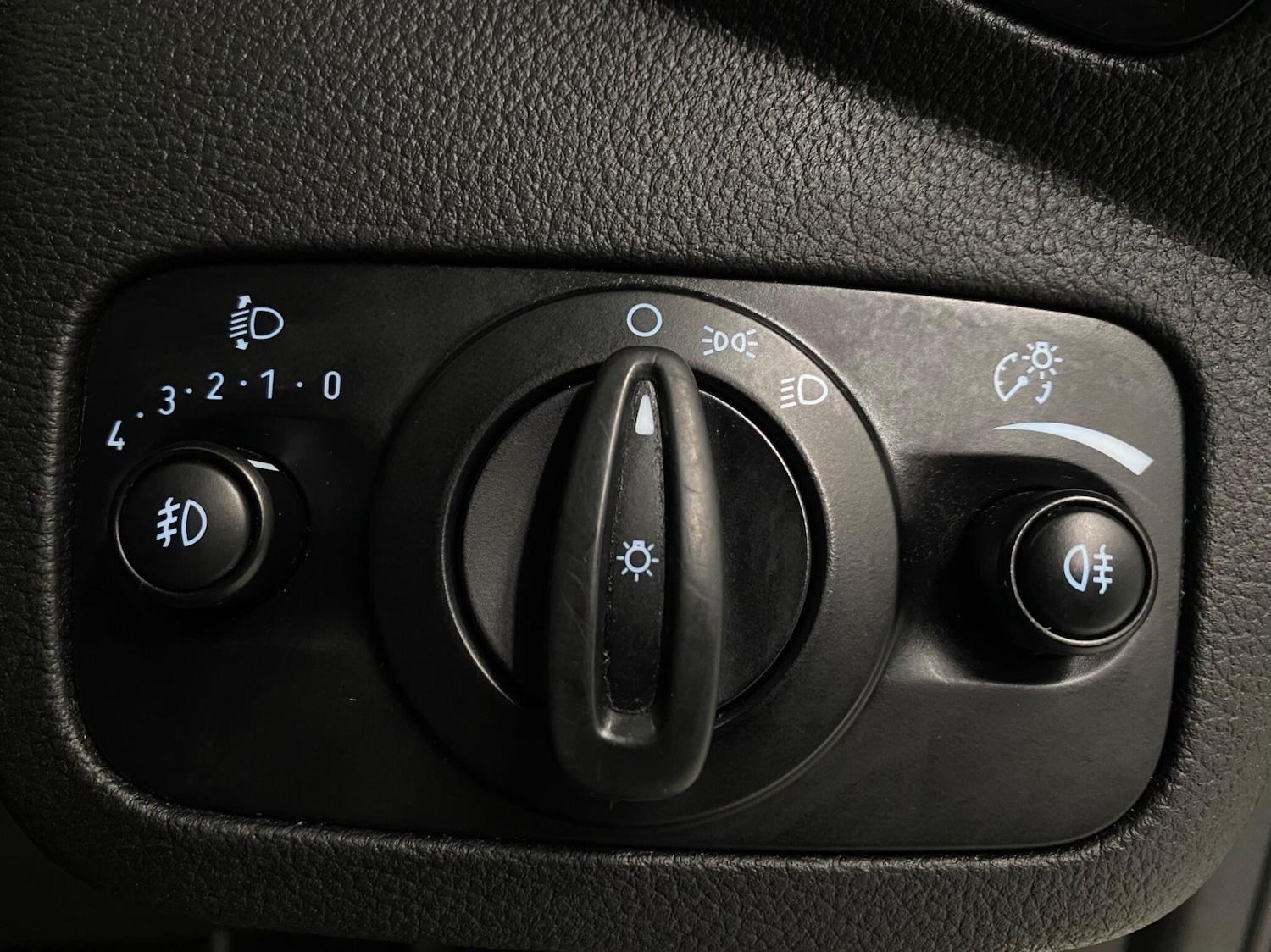 Used Ford C-Max 2017 for sale - 77335884: Photo 32