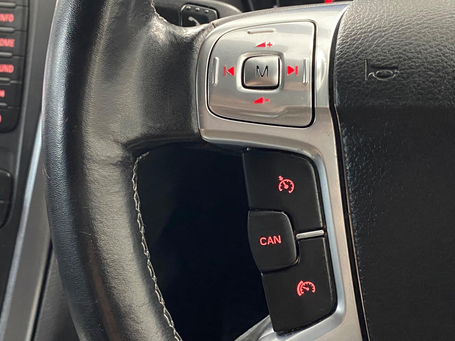 Used Ford Mondeo 2014 for sale - 77335872: Photo 32