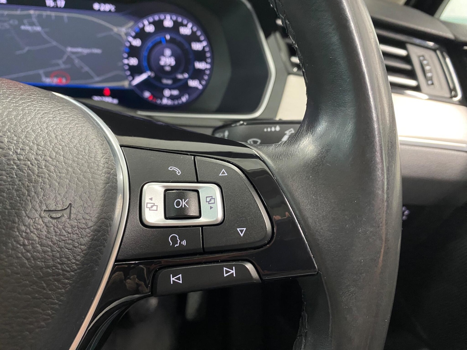 Used Volkswagen Passat 2016 for sale - 77335874: Photo 35