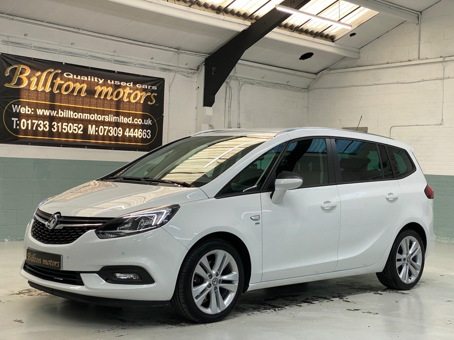 Used Vauxhall Zafira 2017 for sale - 77633635: Photo 2