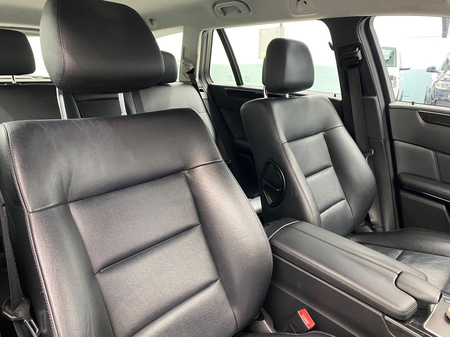 Used Mercedes-Benz E Class 2010 for sale - 78190352: Photo 12