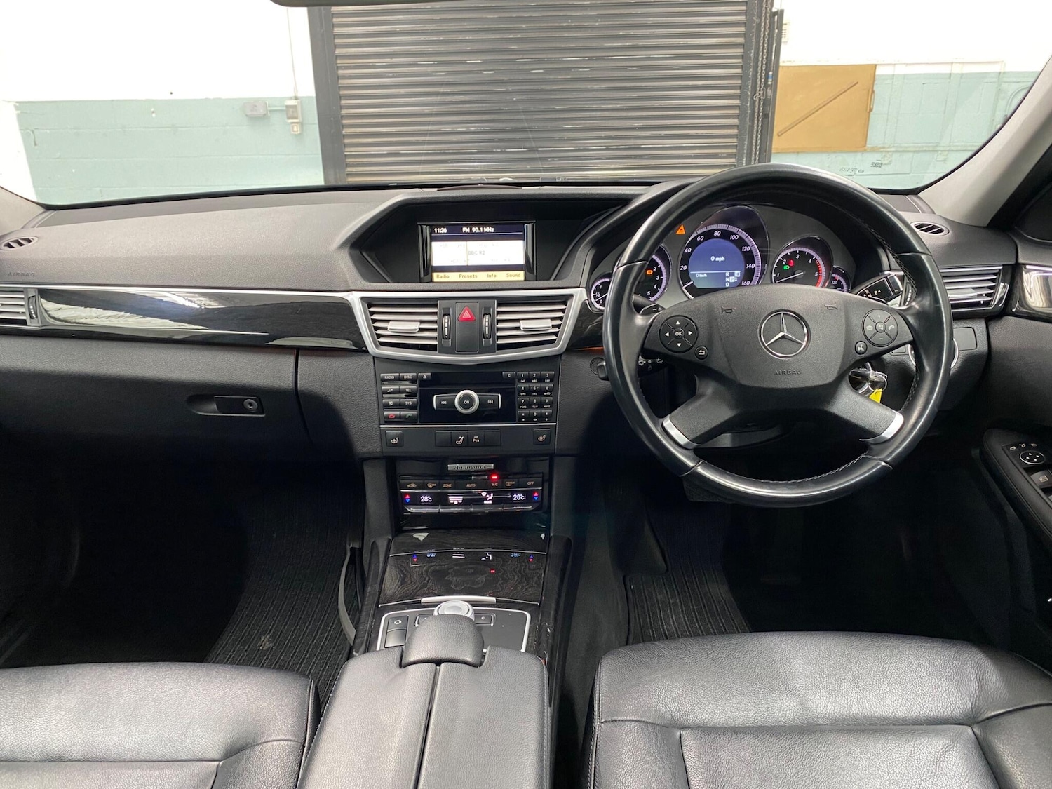 Used Mercedes-Benz E Class 2010 for sale - 78190352: Photo 22