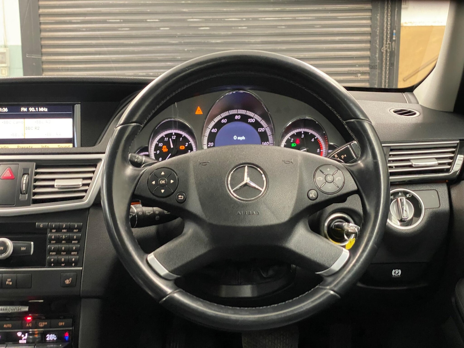 Used Mercedes-Benz E Class 2010 for sale - 78190352: Photo 23