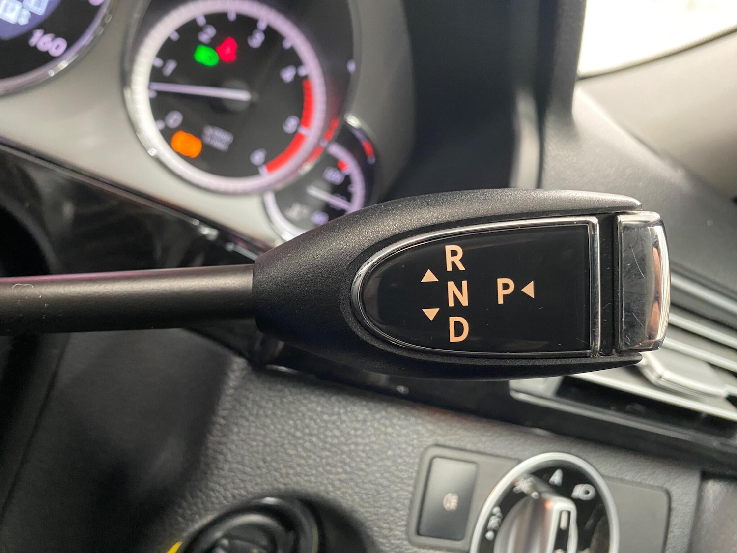 Used Mercedes-Benz E Class 2010 for sale - 78190352: Photo 35