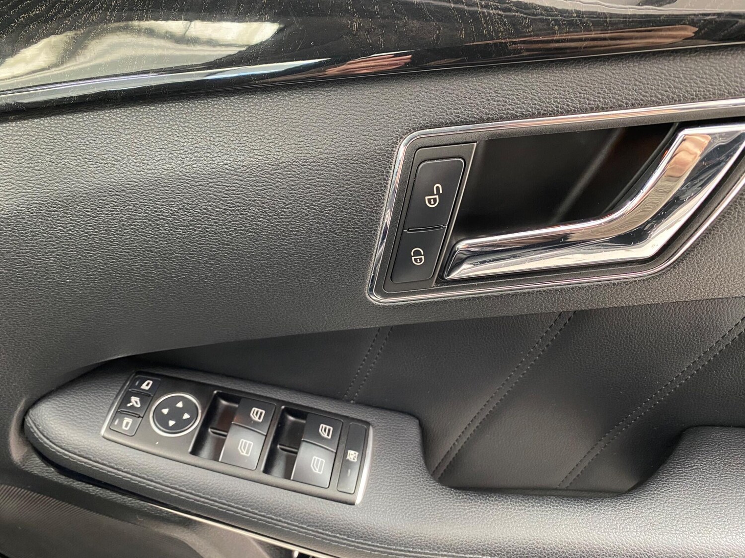 Used Mercedes-Benz E Class 2010 for sale - 78190352: Photo 37