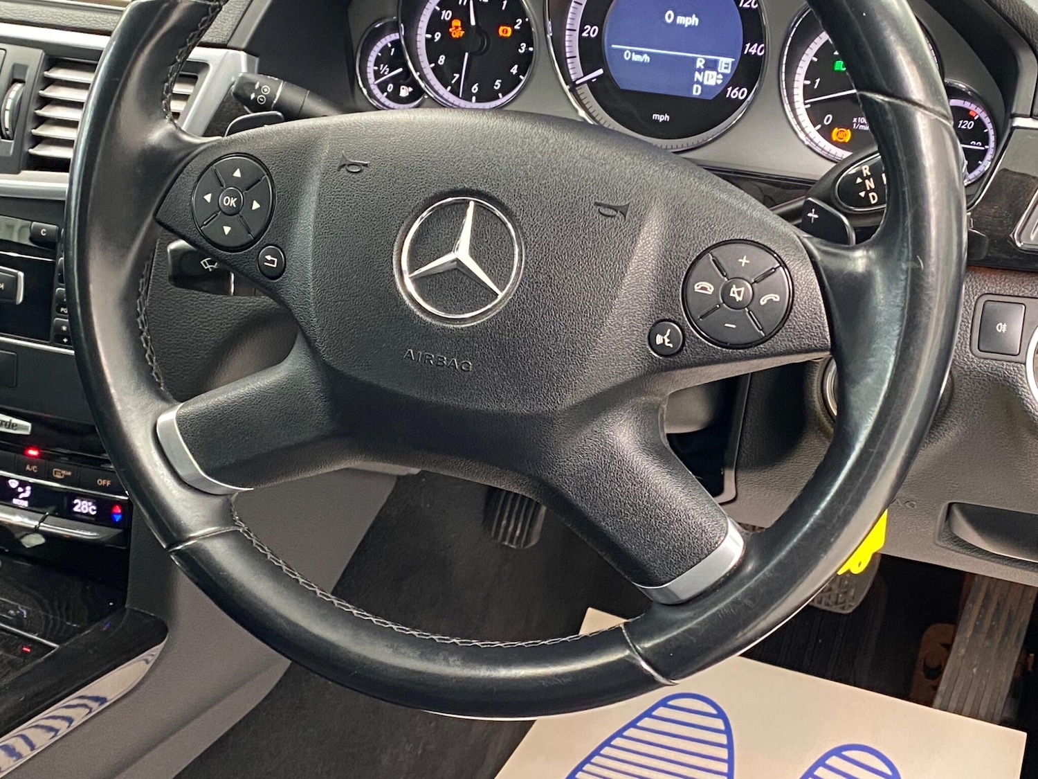 Used Mercedes-Benz E Class 2010 for sale - 78190352: Photo 4