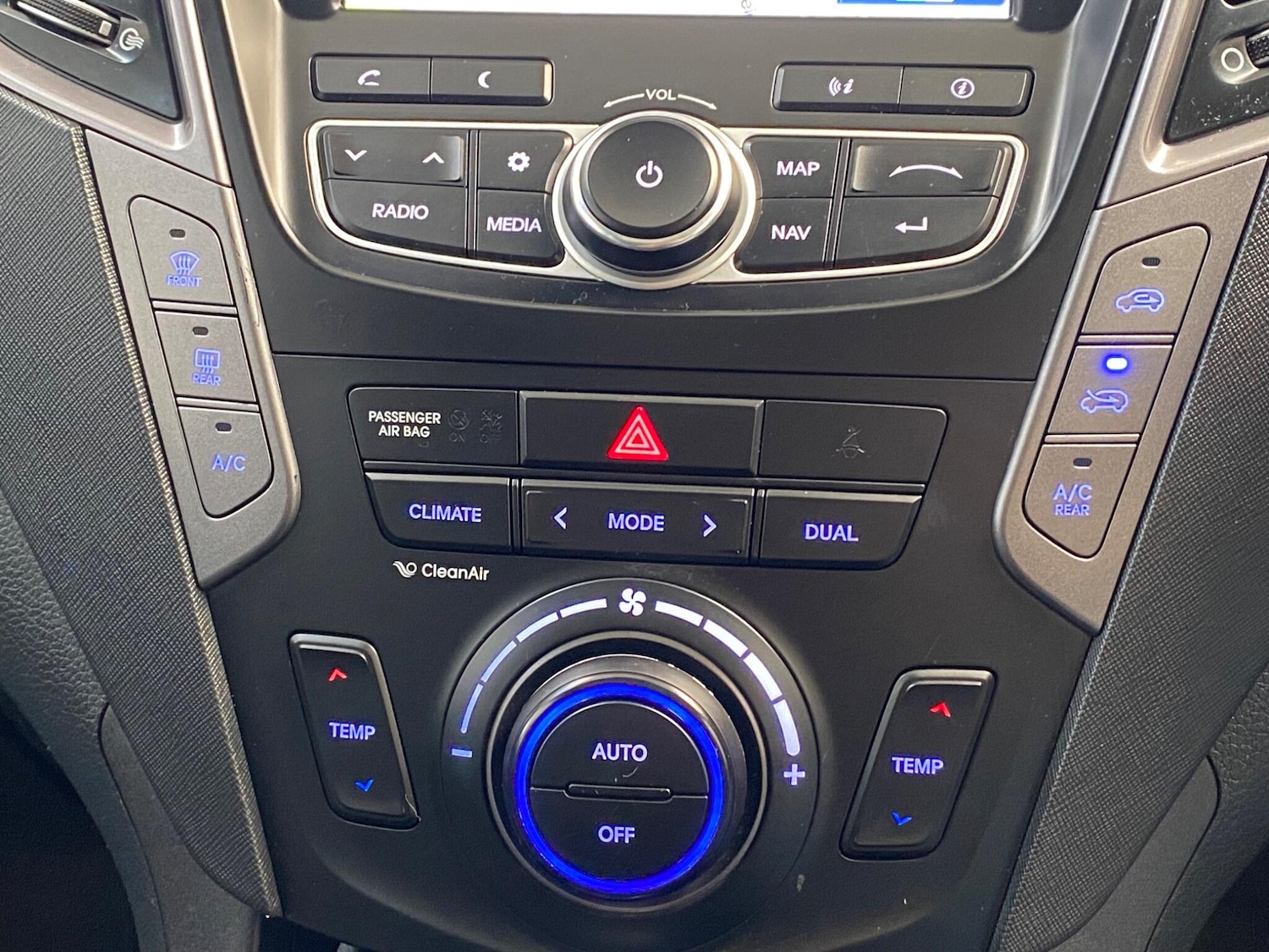 Used Hyundai Santa Fe 2013 for sale - 77358644: Photo 28