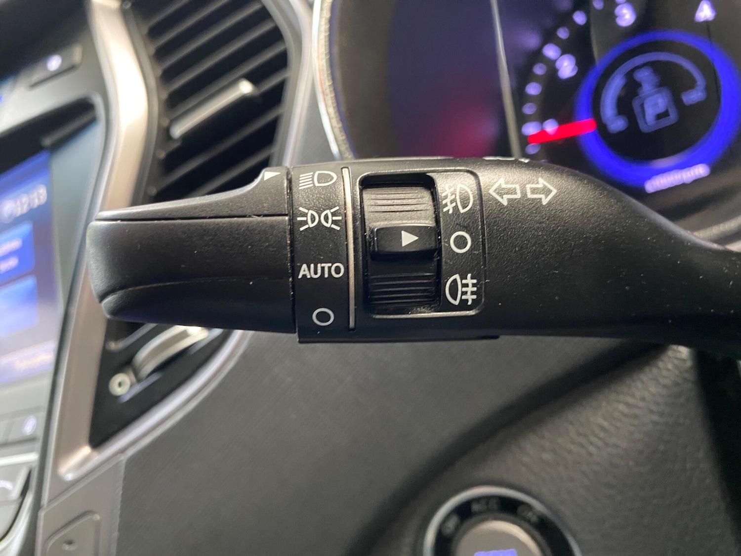 Used Hyundai Santa Fe 2013 for sale - 77358644: Photo 36