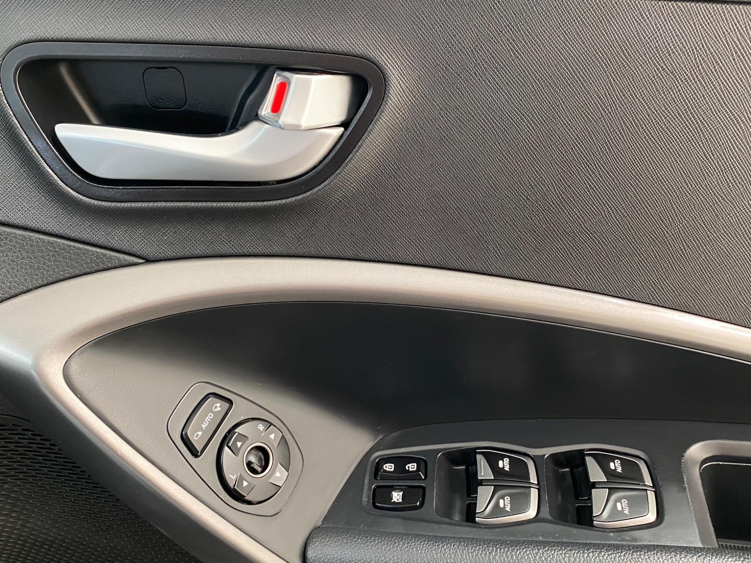 Used Hyundai Santa Fe 2013 for sale - 77358644: Photo 39