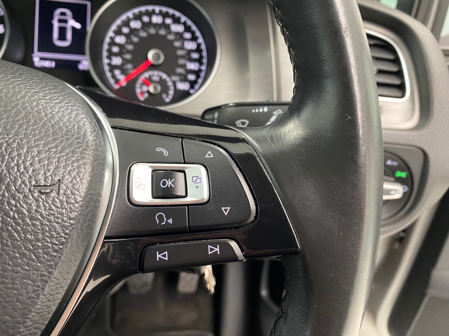 Used Volkswagen Golf 2013 for sale - 77864625: Photo 32