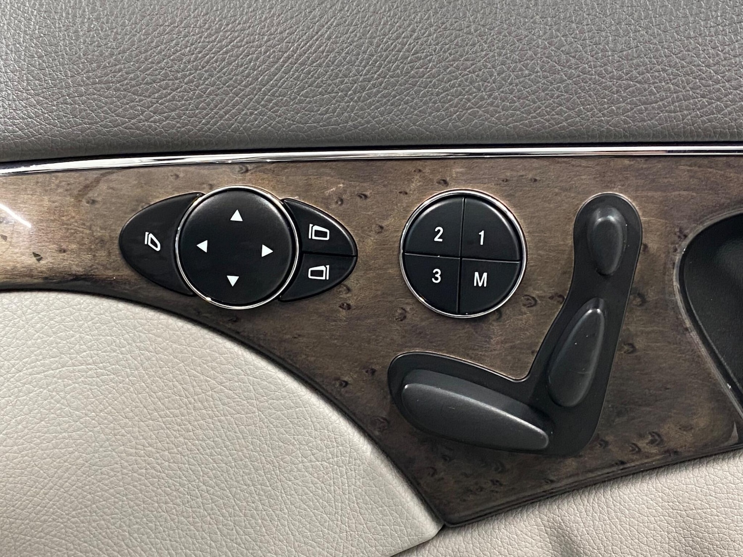 Used Mercedes-Benz E Class 2008 for sale - 77425472: Photo 14