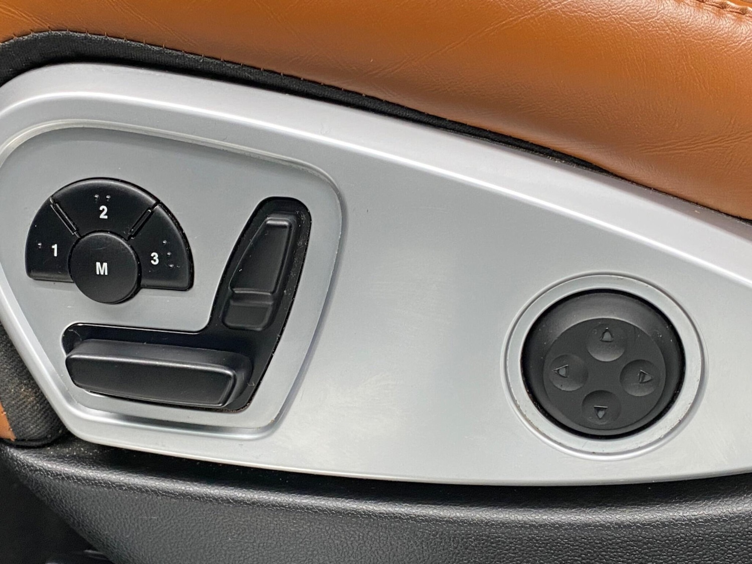 Used Mercedes-Benz M Class 2010 for sale - 77358319: Photo 25