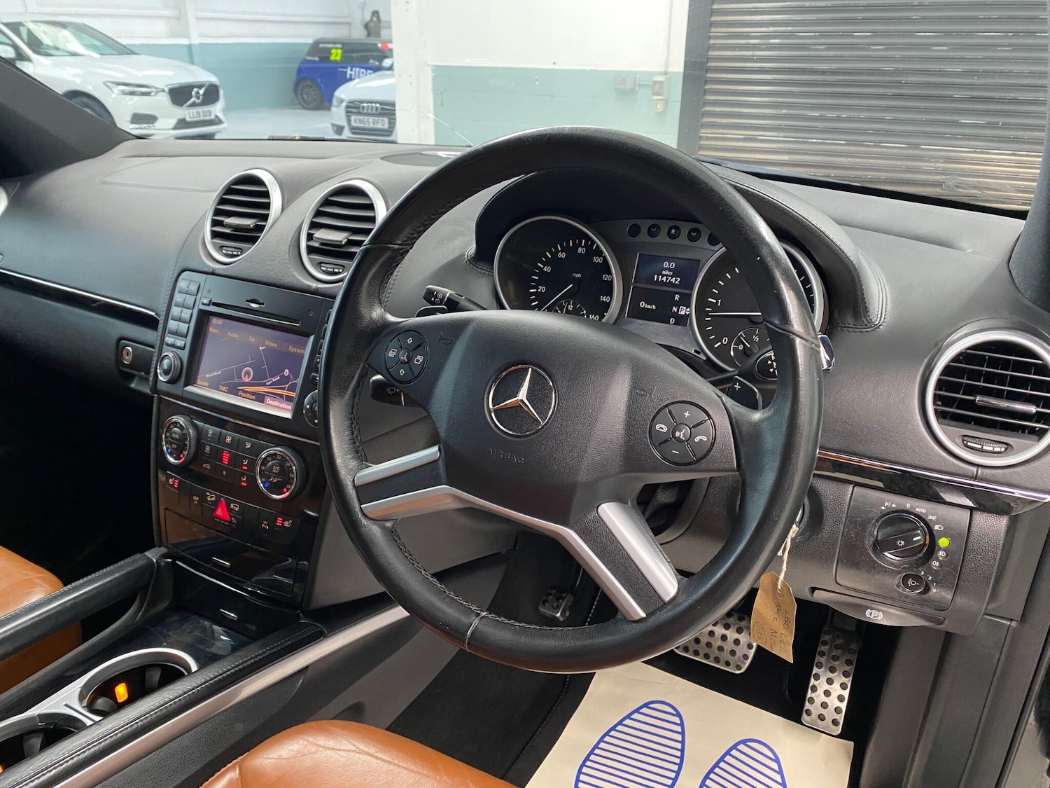 Used Mercedes-Benz M Class 2010 for sale - 77358319: Photo 3