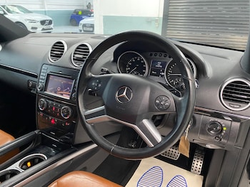 Used Mercedes-Benz M Class 2010 for sale - 77358319: Photo