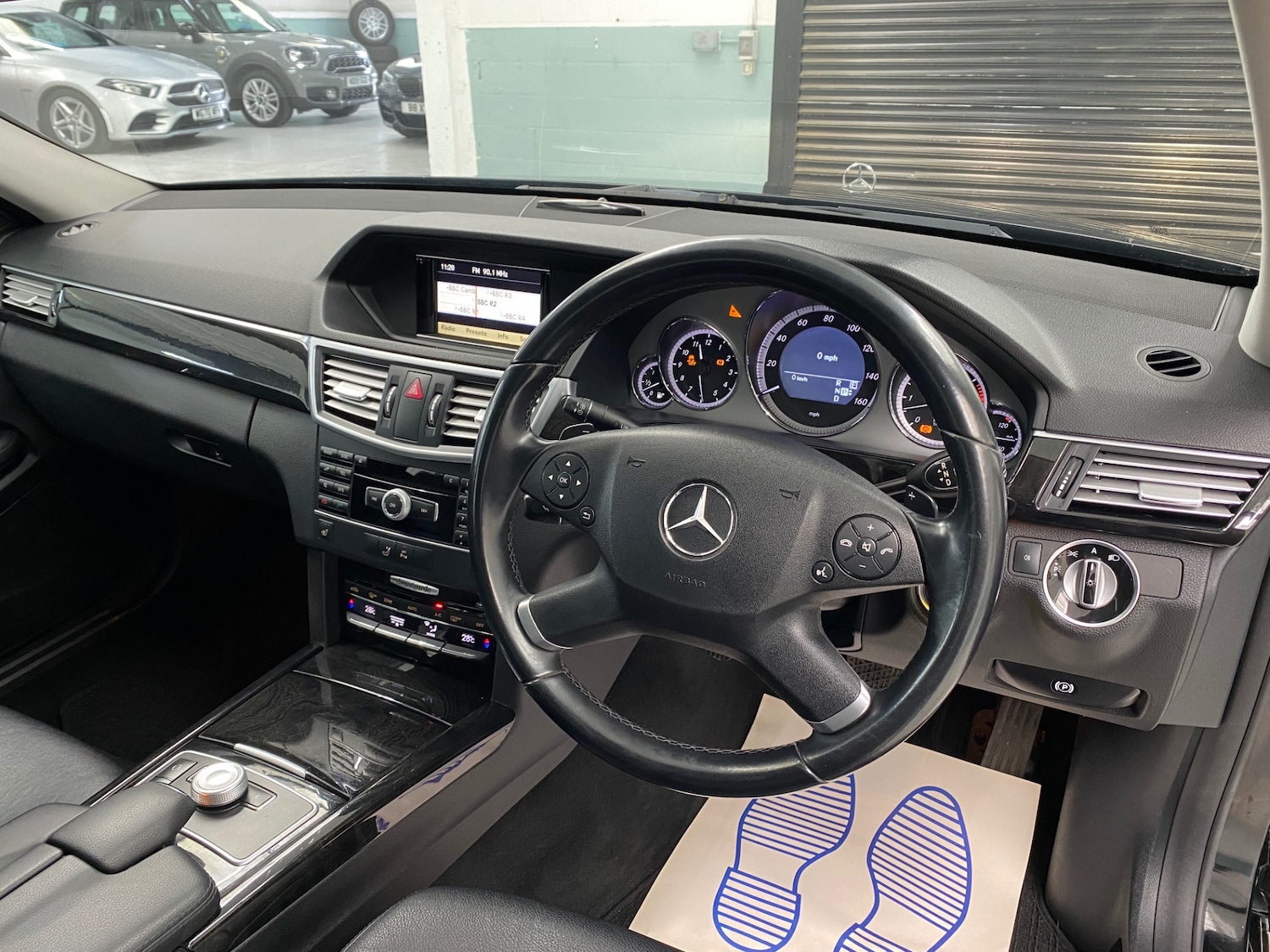 Used Mercedes-Benz E Class 2010 for sale - 77864628: Photo 3