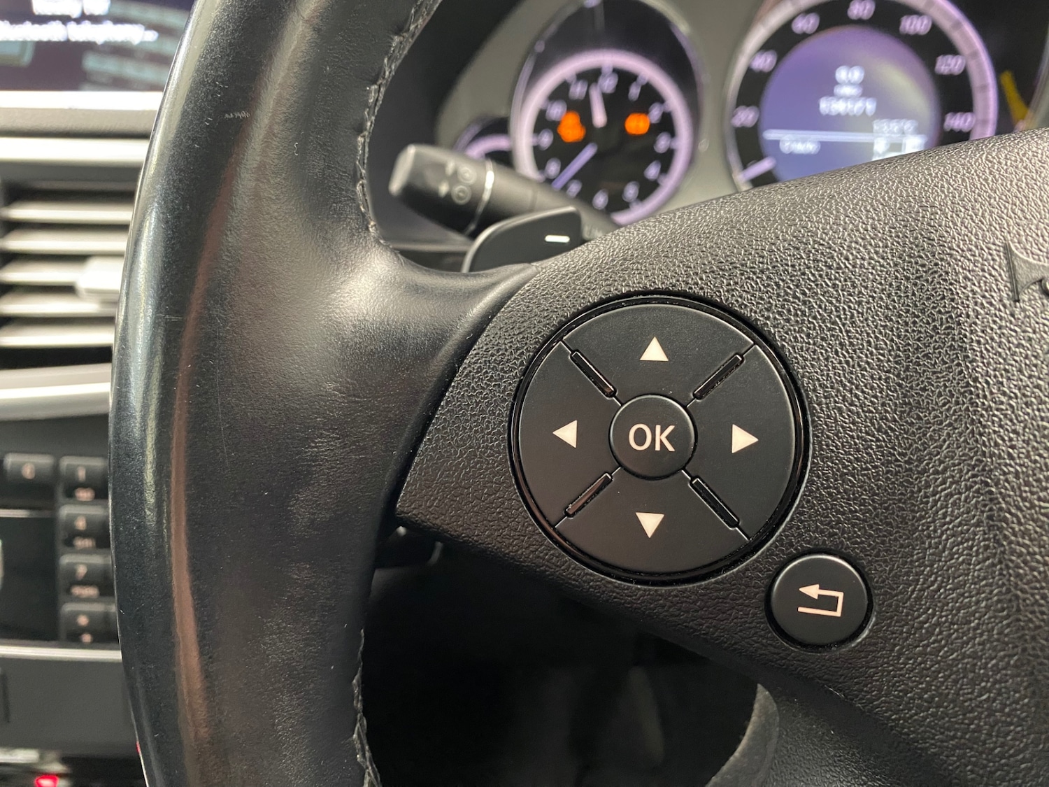 Used Mercedes-Benz E Class 2010 for sale - 77864628: Photo 30