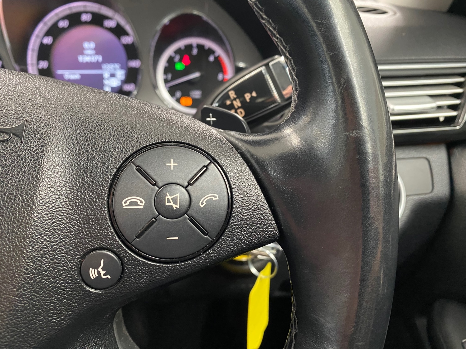 Used Mercedes-Benz E Class 2010 for sale - 77864628: Photo 31