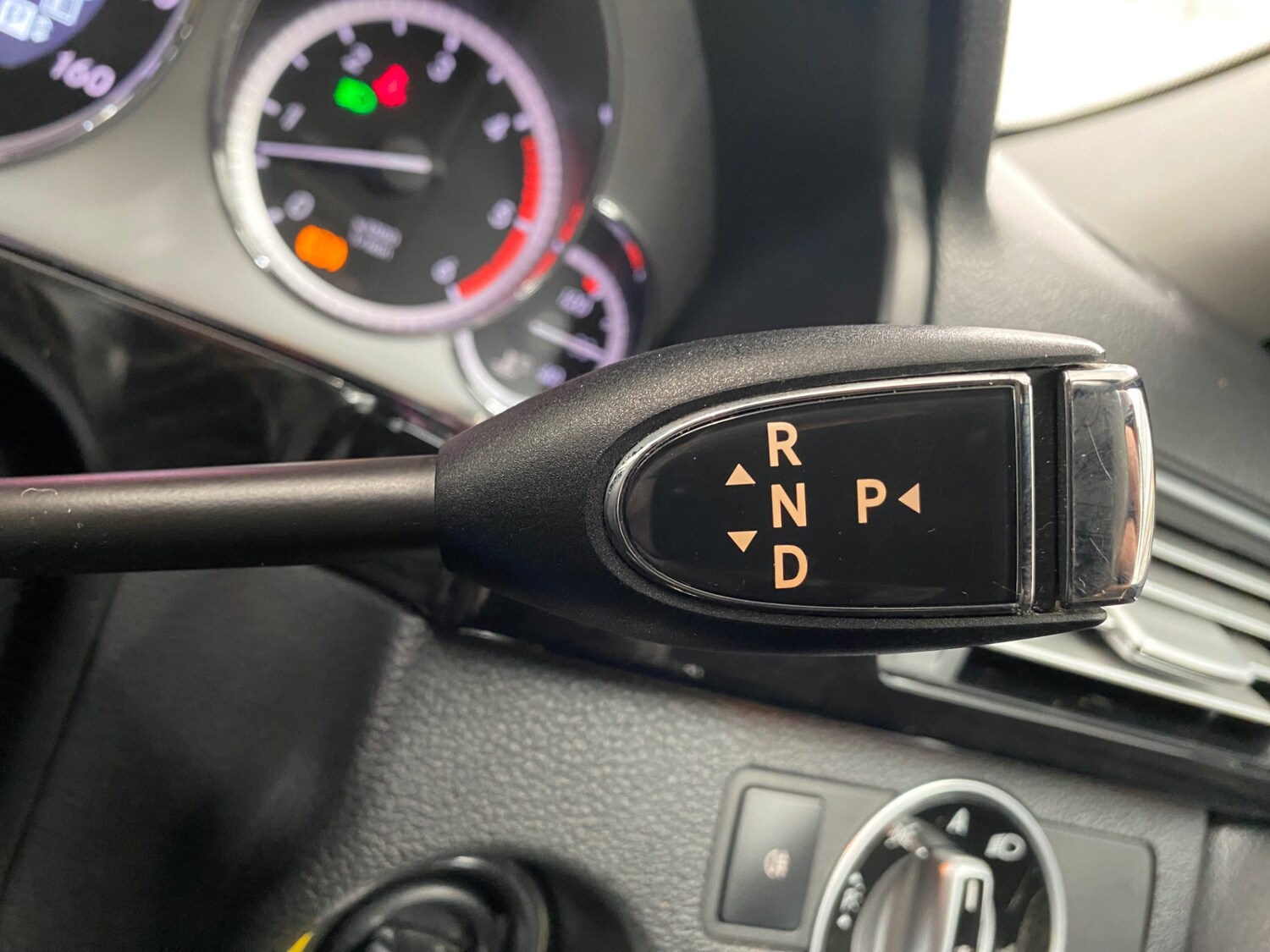 Used Mercedes-Benz E Class 2010 for sale - 77864628: Photo 34