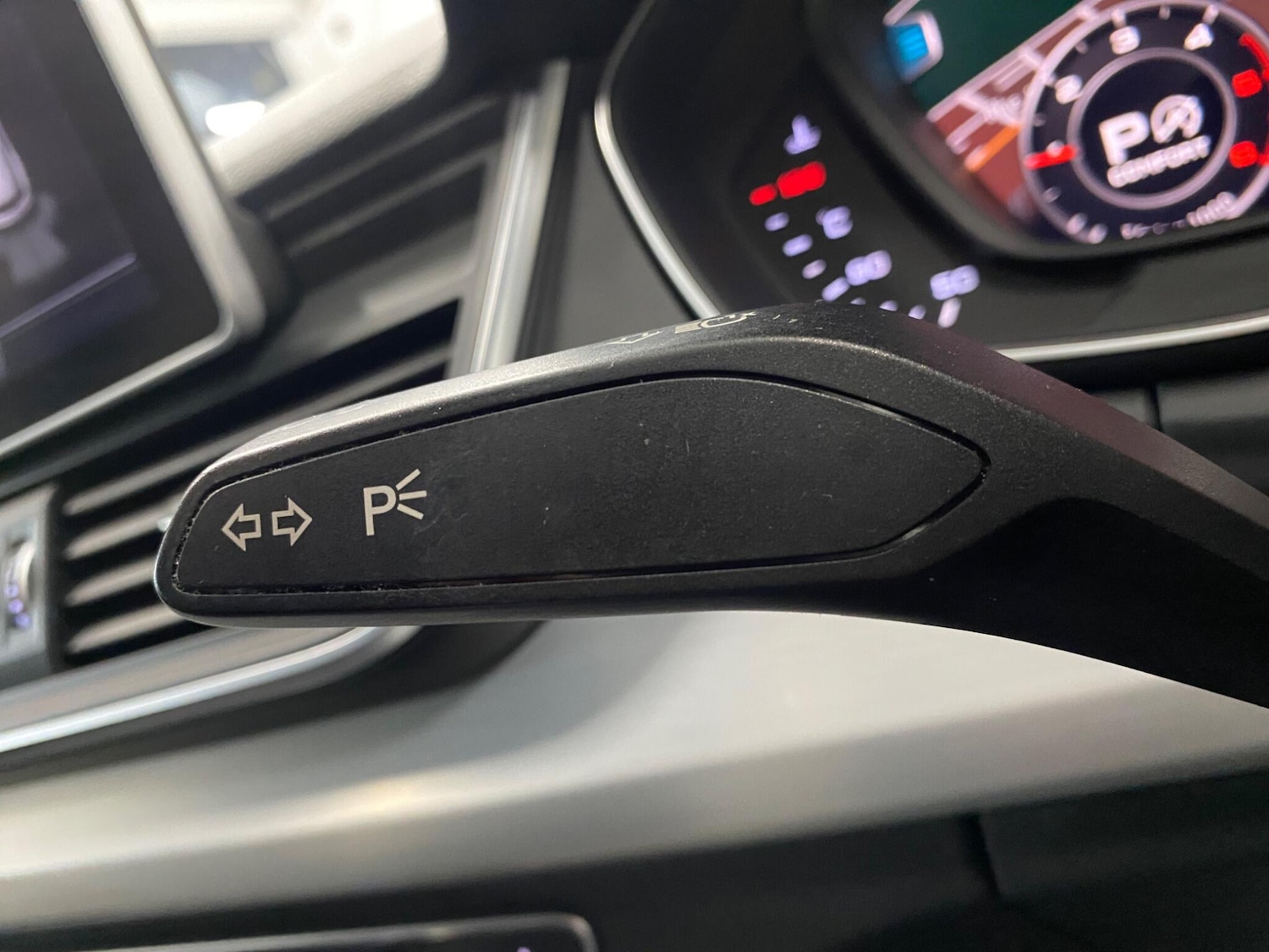 Used Audi Q5 2019 for sale - 77335885: Photo 45