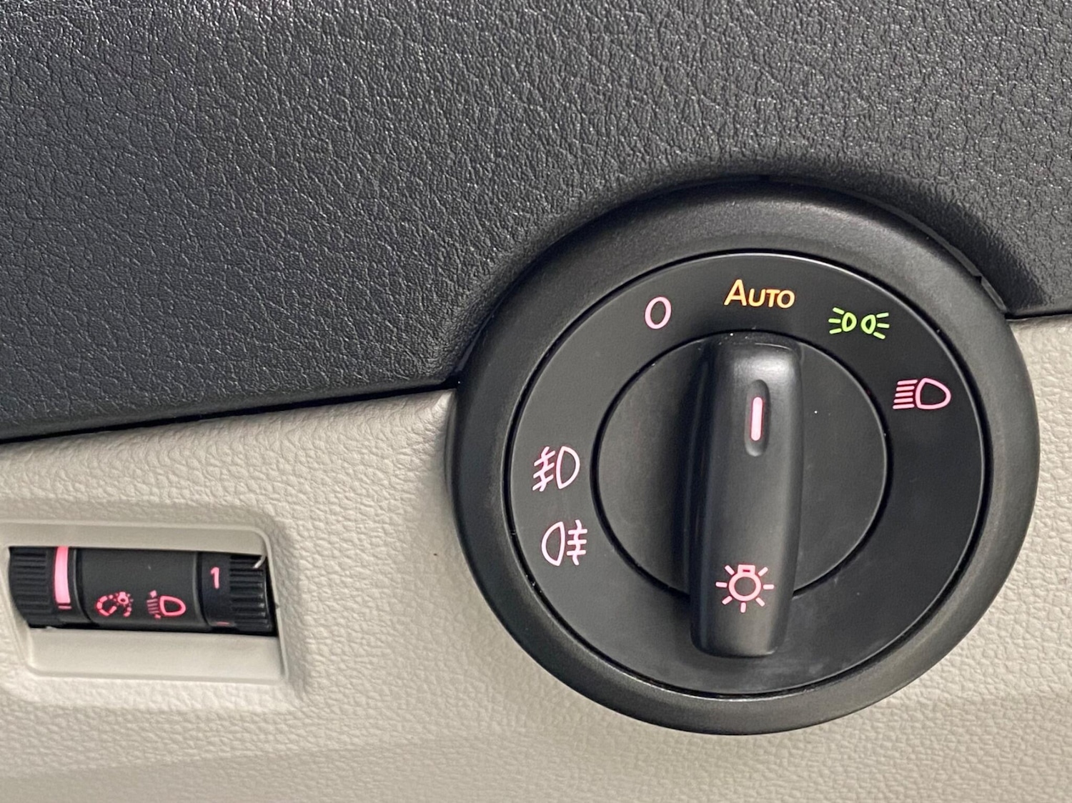 Used Volkswagen Transporter 2017 for sale - 77376847: Photo 33