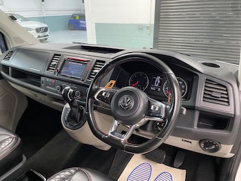 Used Volkswagen Transporter 2017 for sale - 77376847: Photo