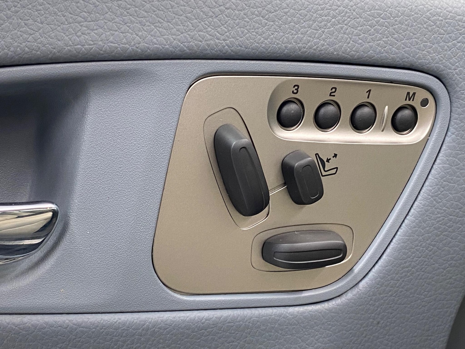 Used Jaguar XKR 2007 for sale - 78190350: Photo 19